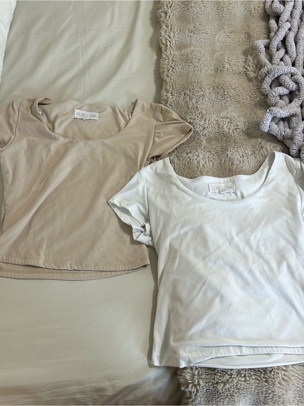 Olive & Oak womens Short Sleeve Tee - Beige and White